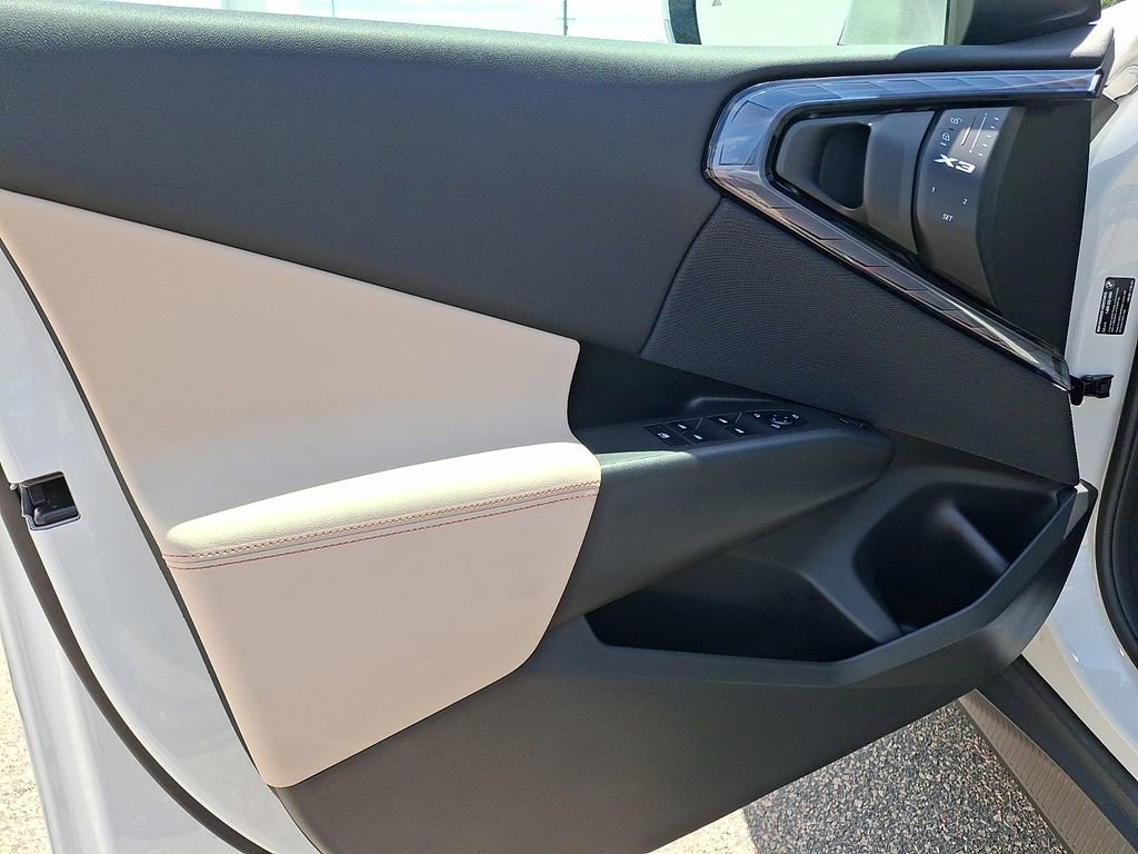 2025 BMW X3 30 - Photo 14