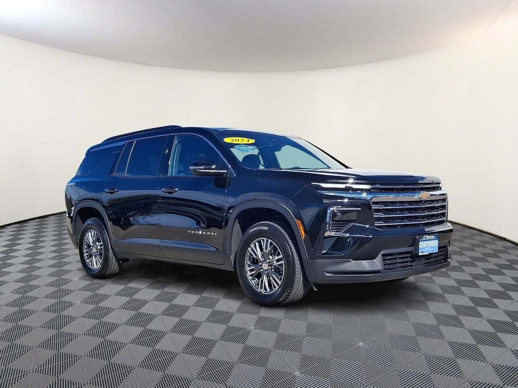 Used 2024 Chevrolet Traverse LT SUV