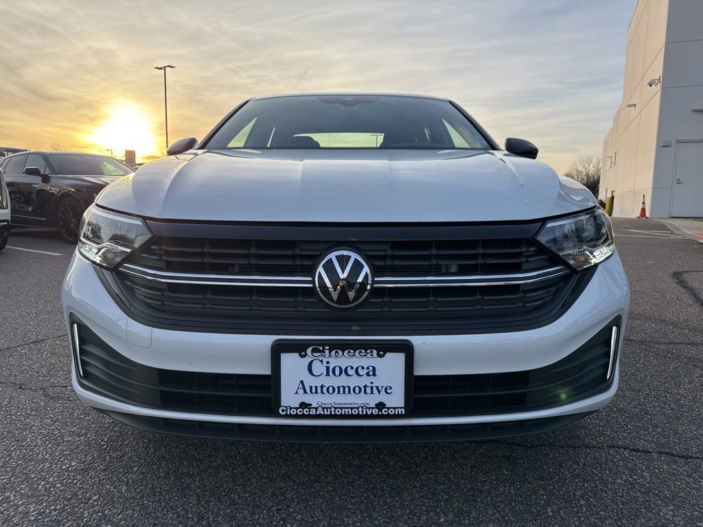 2023 Volkswagen Jetta Sport photo 4