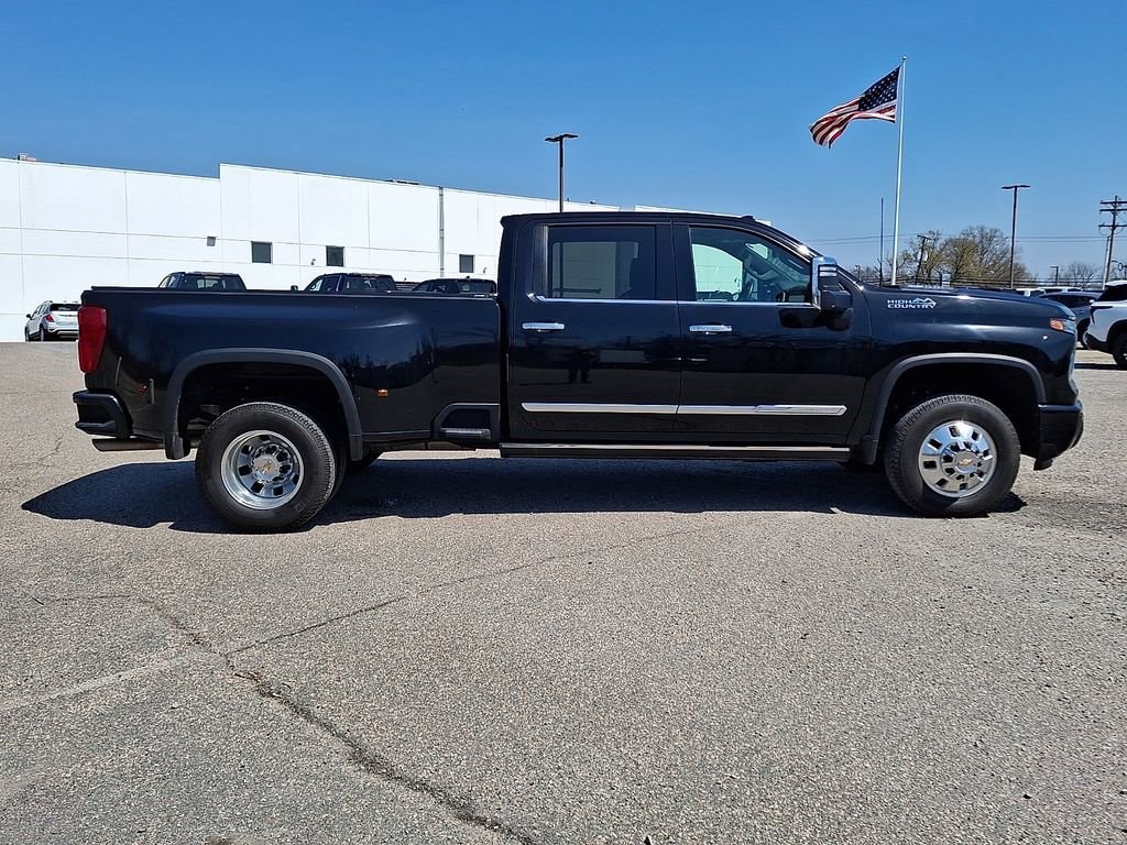 2024 Chevrolet Silverado 3500HD High Country - Photo 10