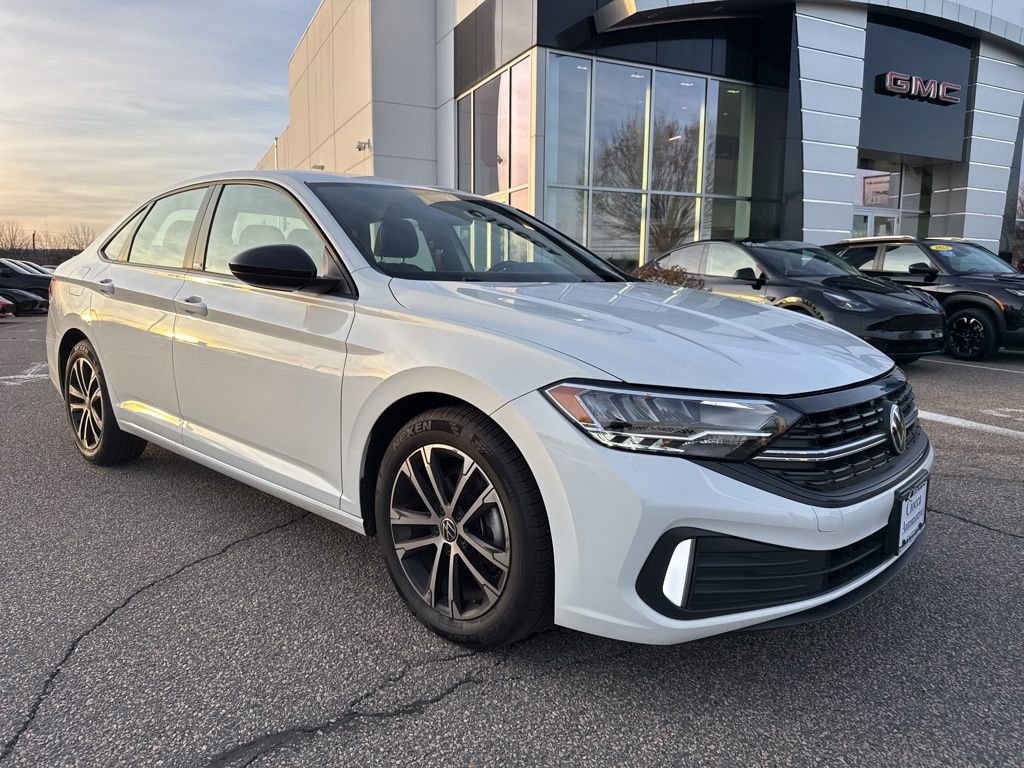 2023 Volkswagen Jetta Sport photo 3