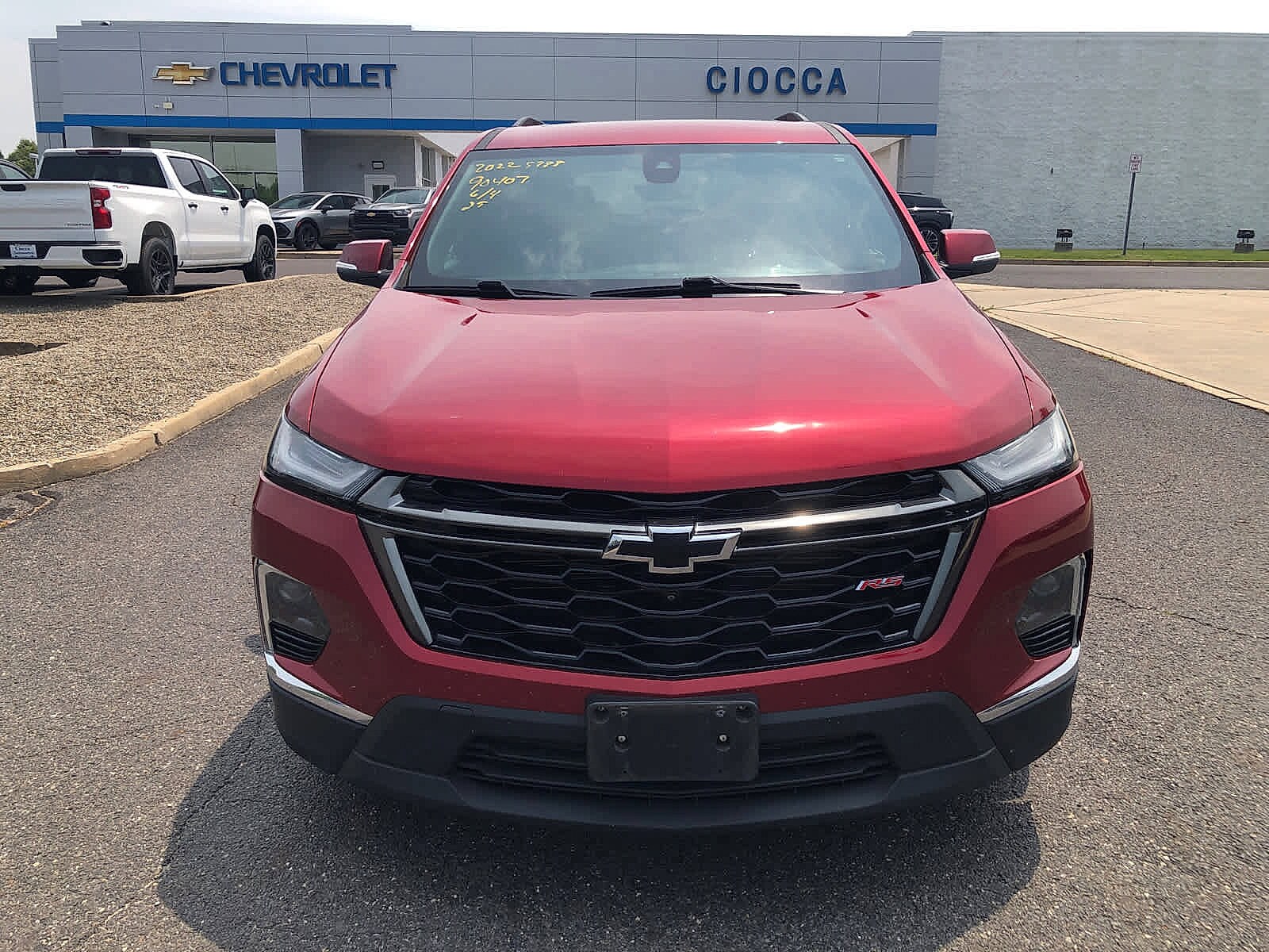 2022 Chevrolet Traverse RS photo 2