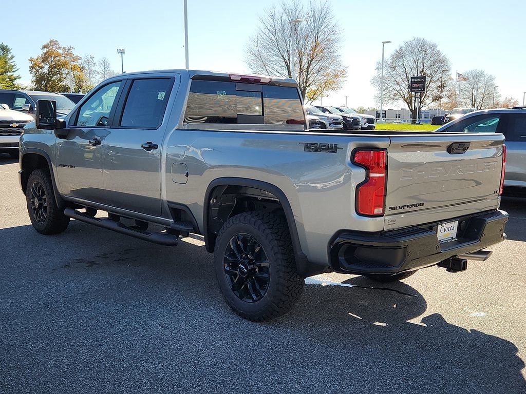 2026 Chevrolet Silverado 2500HD LT photo 4