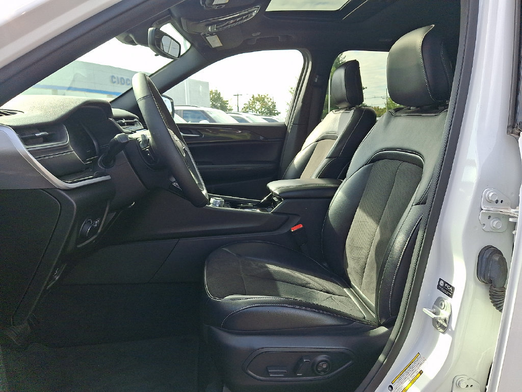 2023 Jeep Grand Cherokee Altitude - Photo 17