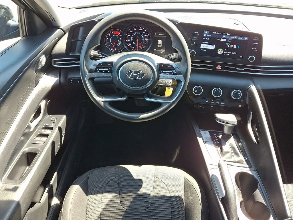 Used 2021 Hyundai Elantra SE with VIN 5NPLL4AGXMH032793 for sale in Lawrence Township, NJ
