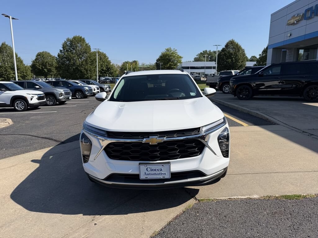 Used 2024 Chevrolet Trax LT SUV