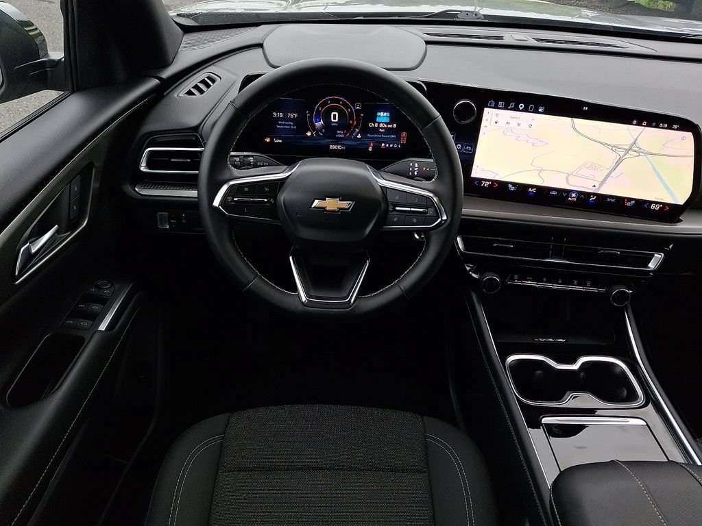 Used 2024 Chevrolet Traverse LT SUV