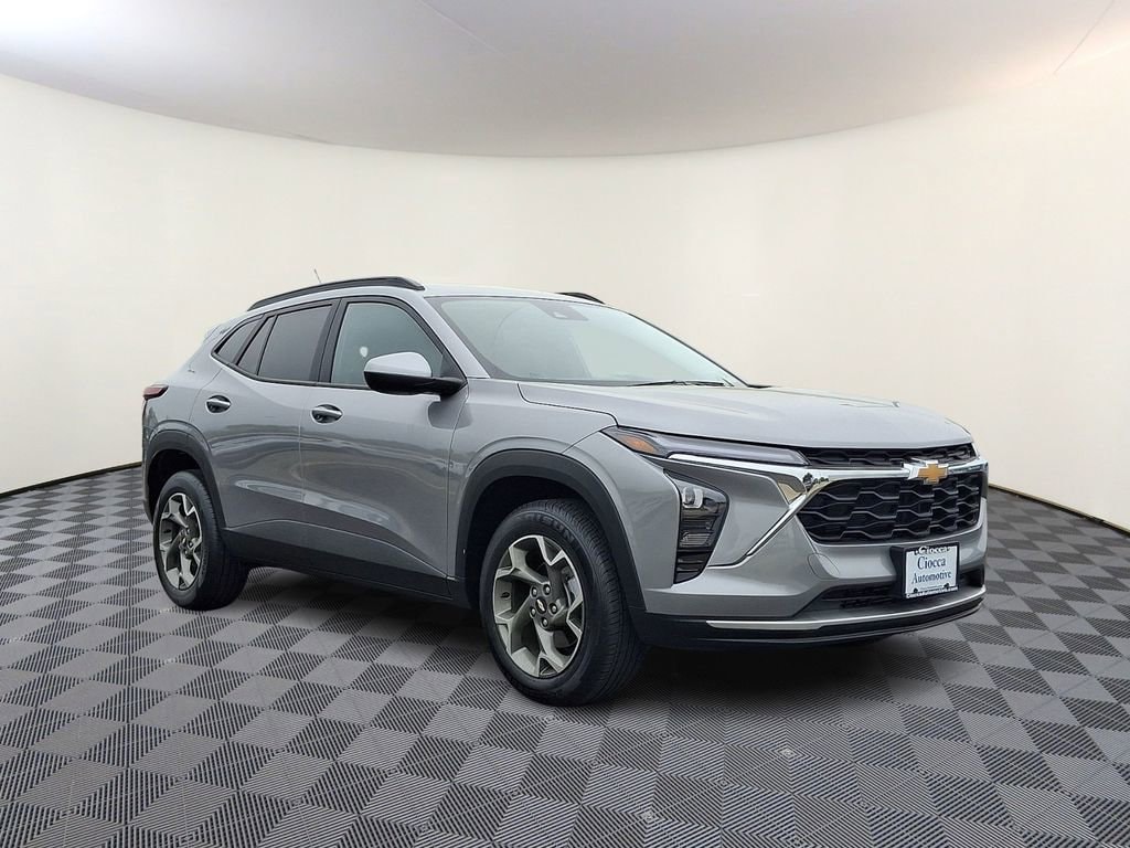 2025 Chevrolet Trax LT's photo