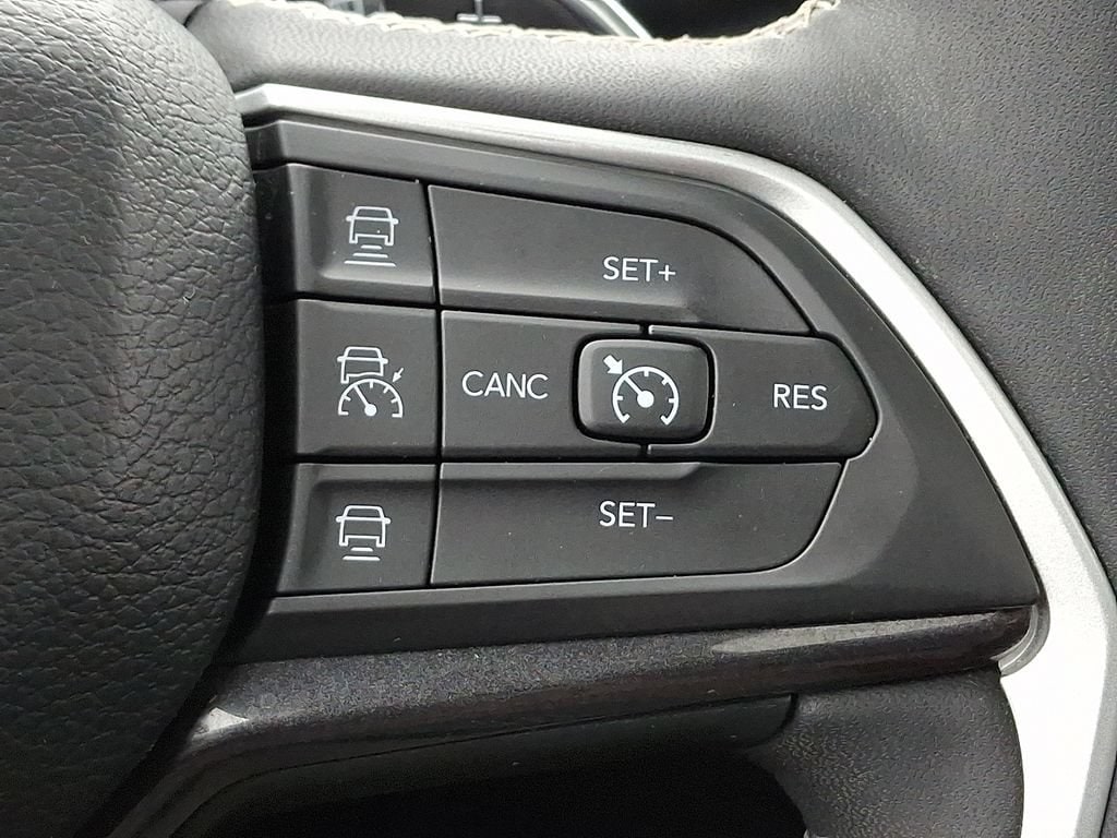 2023 Jeep Grand Cherokee Altitude - Photo 23