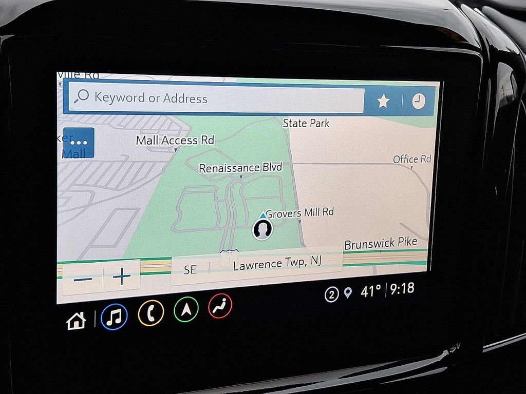 2023 Chevrolet Traverse RS photo 2