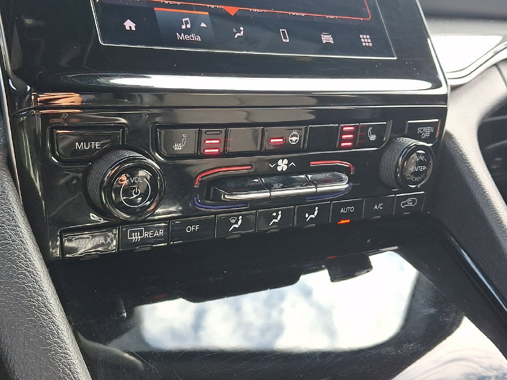 2023 Jeep Grand Cherokee Altitude - Photo 20