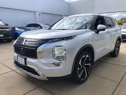 2023 Mitsubishi Outlander SE