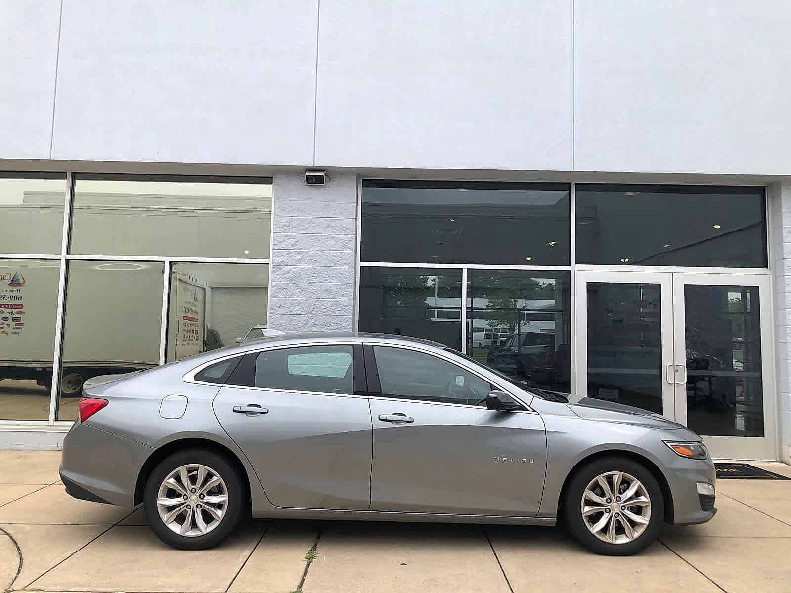 2024 Chevrolet Malibu 1LT photo 4