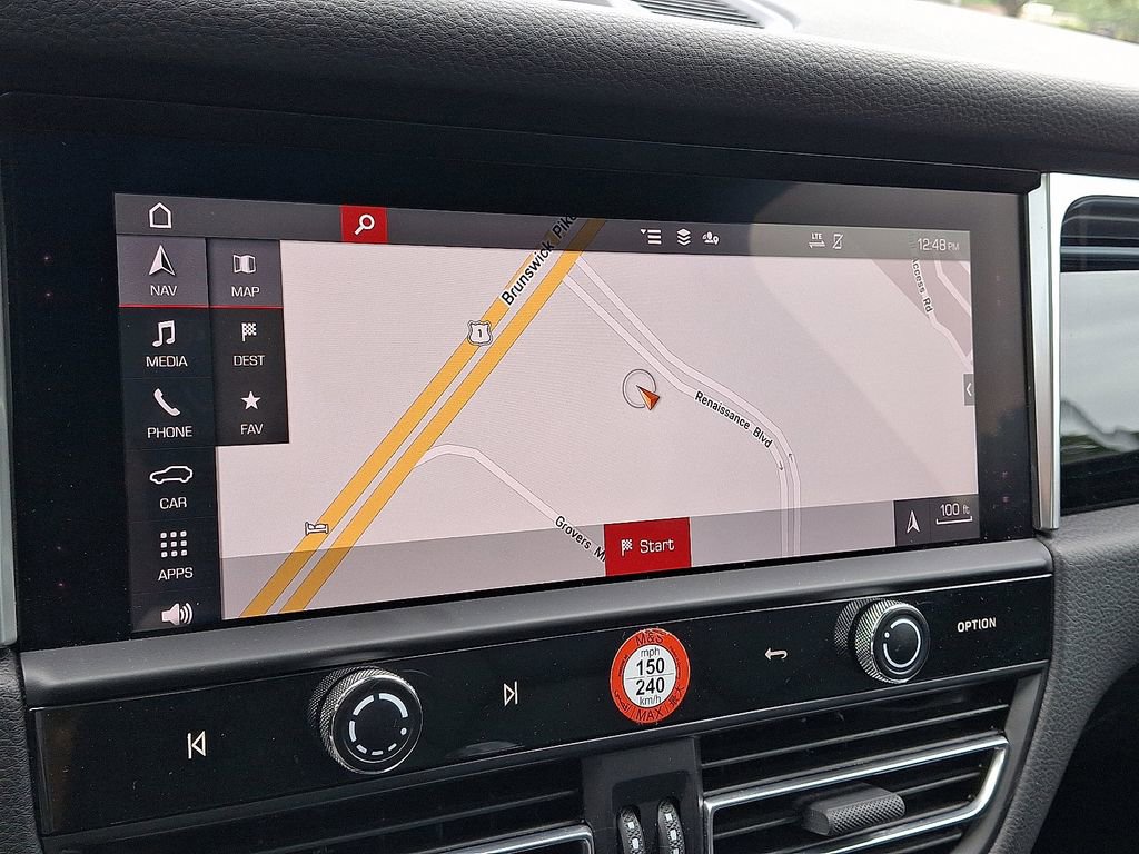 2022 Porsche Macan Base photo 3