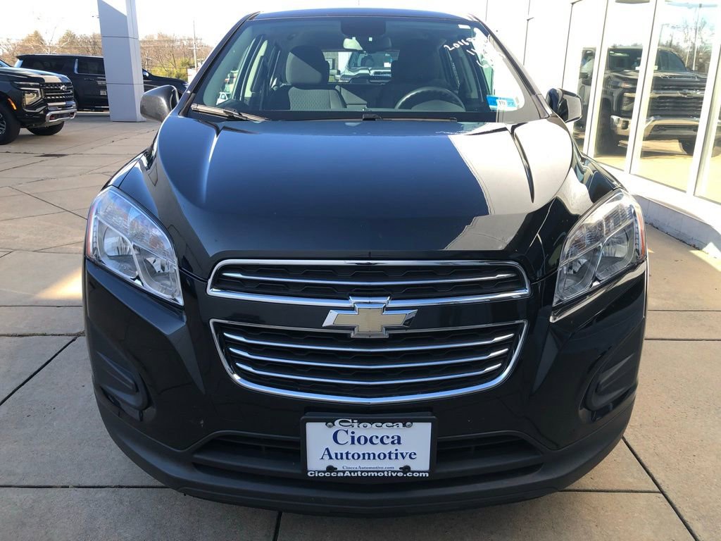 2016 Chevrolet Trax LS photo 2
