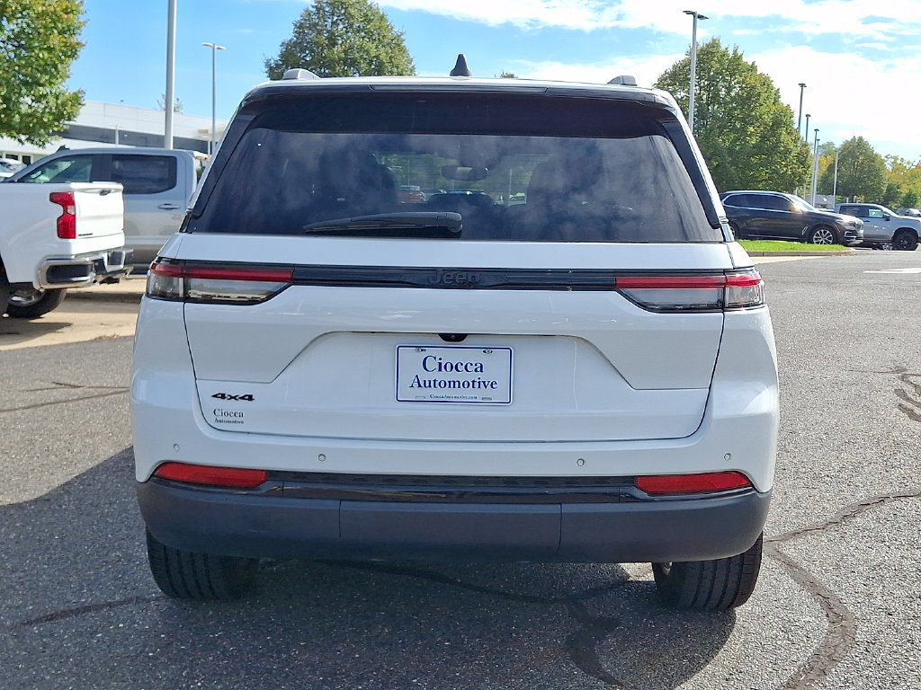 2023 Jeep Grand Cherokee Altitude - Photo 8