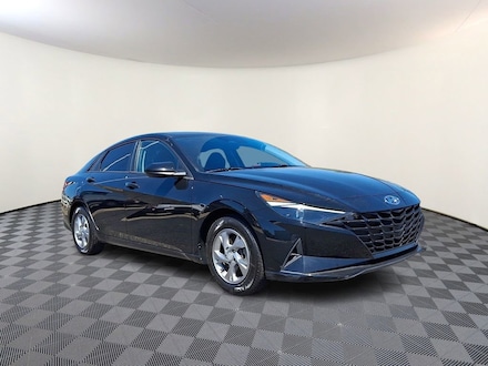 2021 Hyundai Elantra SE Sedan