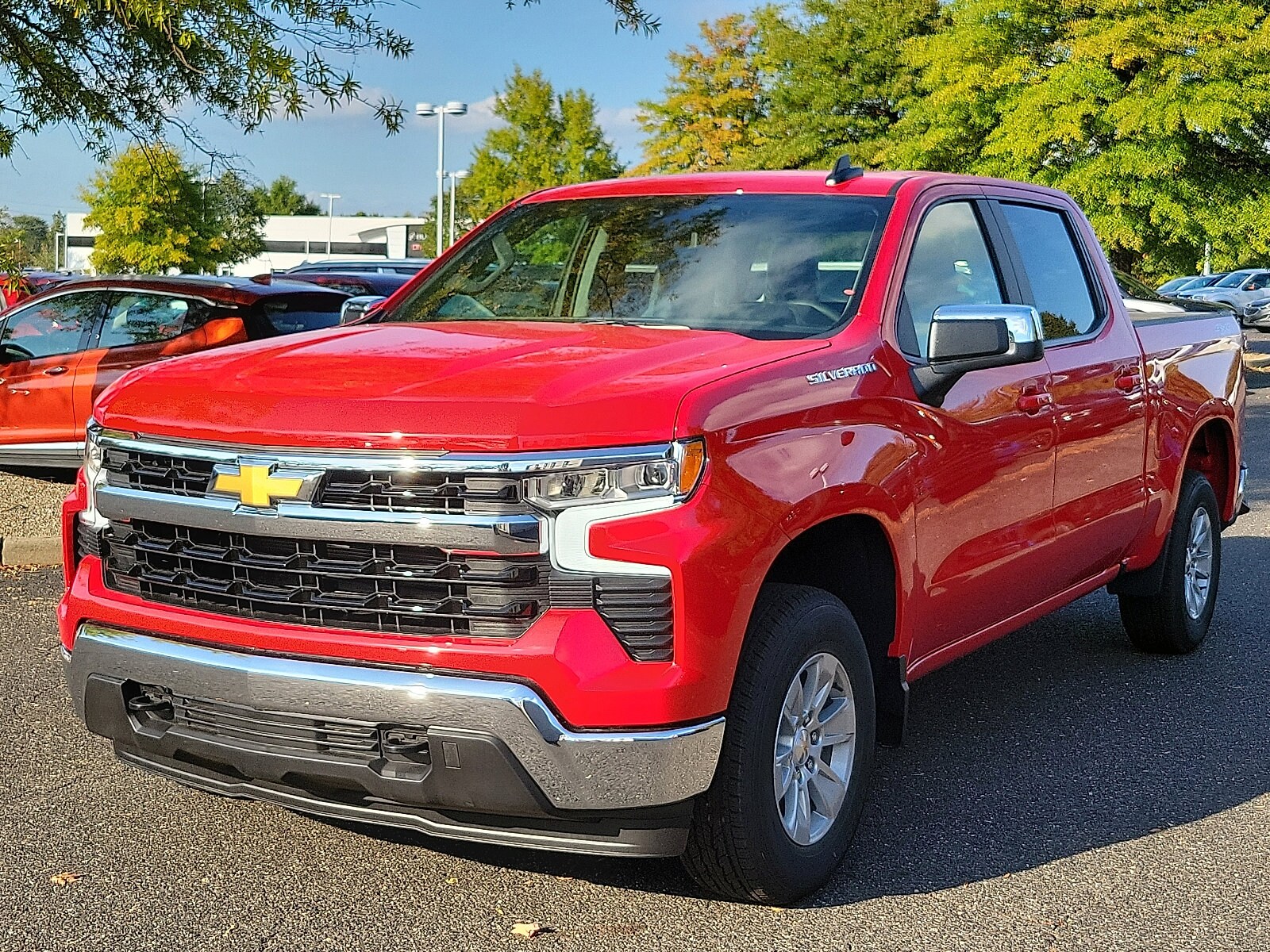 2025 Chevrolet Silverado 1500 LT photo 4