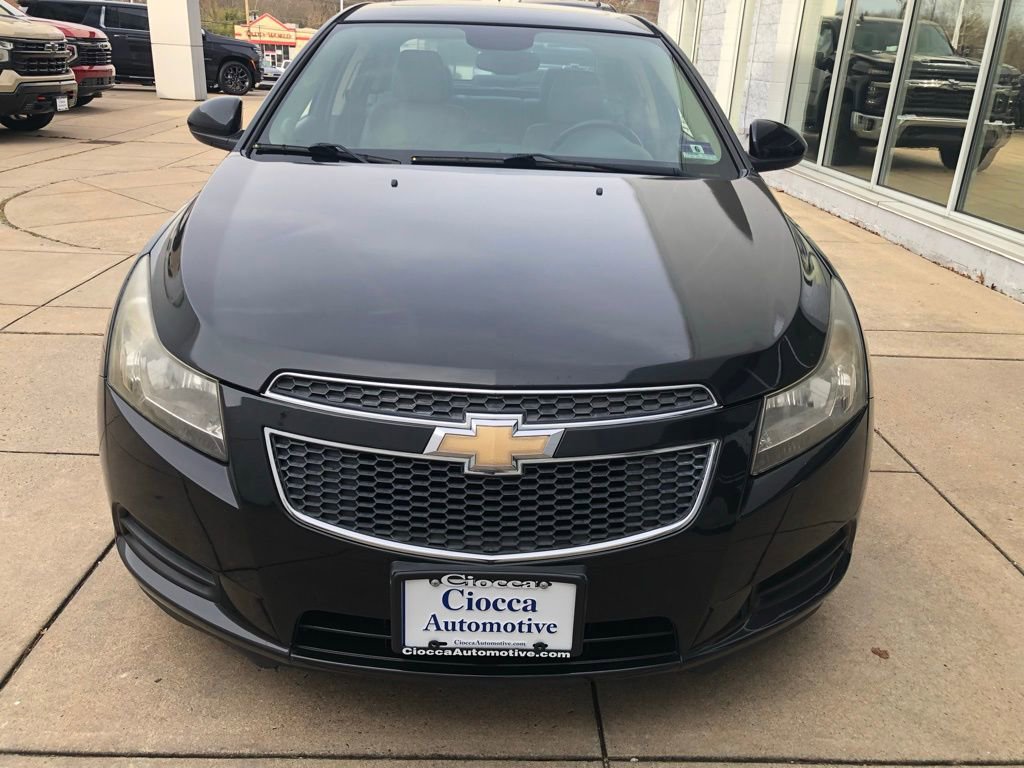 2012 Chevrolet Cruze photo 2