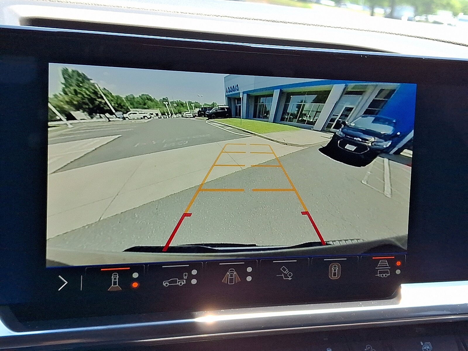 2025 Chevrolet Silverado 1500 LT photo 4