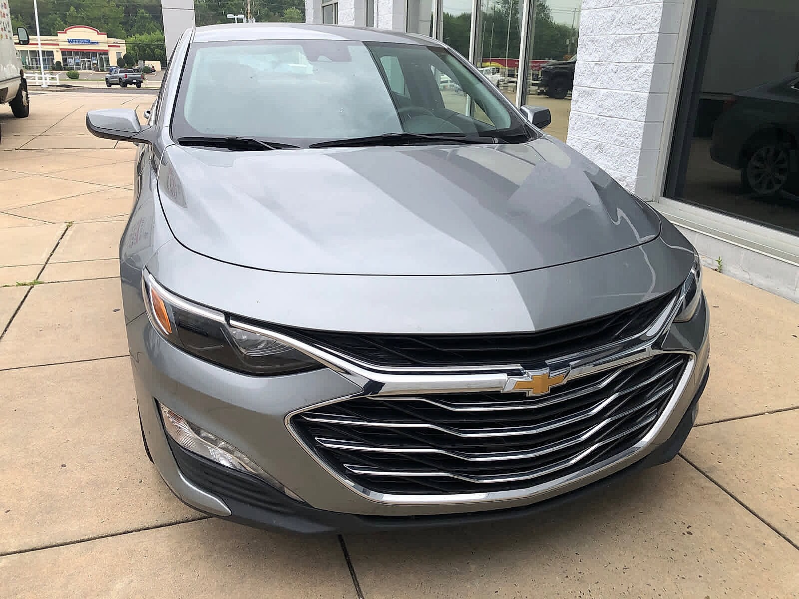2024 Chevrolet Malibu 1LT photo 2
