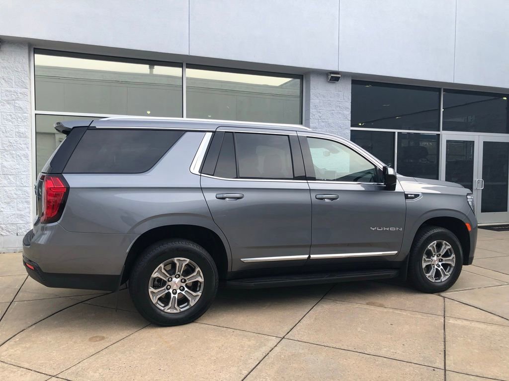 2021 Gmc Yukon SLE photo 2