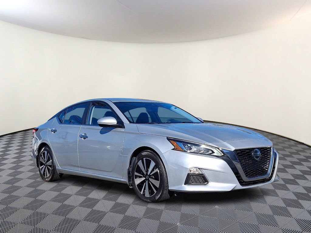 Used 2022 Nissan Altima 2.5 SV