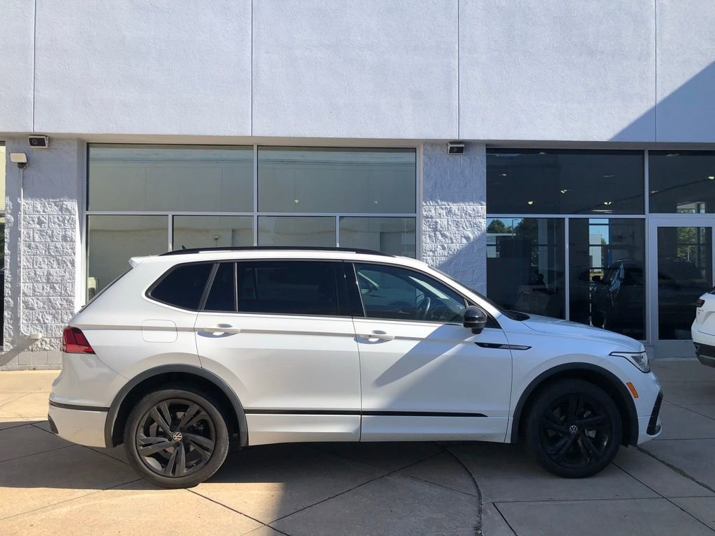 Used 2023 Volkswagen Tiguan SE R-Line Black