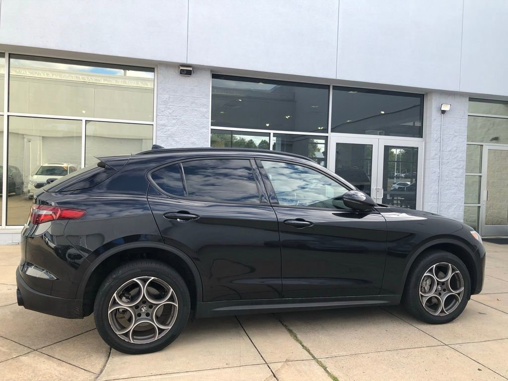 2022 Alfa Romeo Stelvio Sprint photo 4