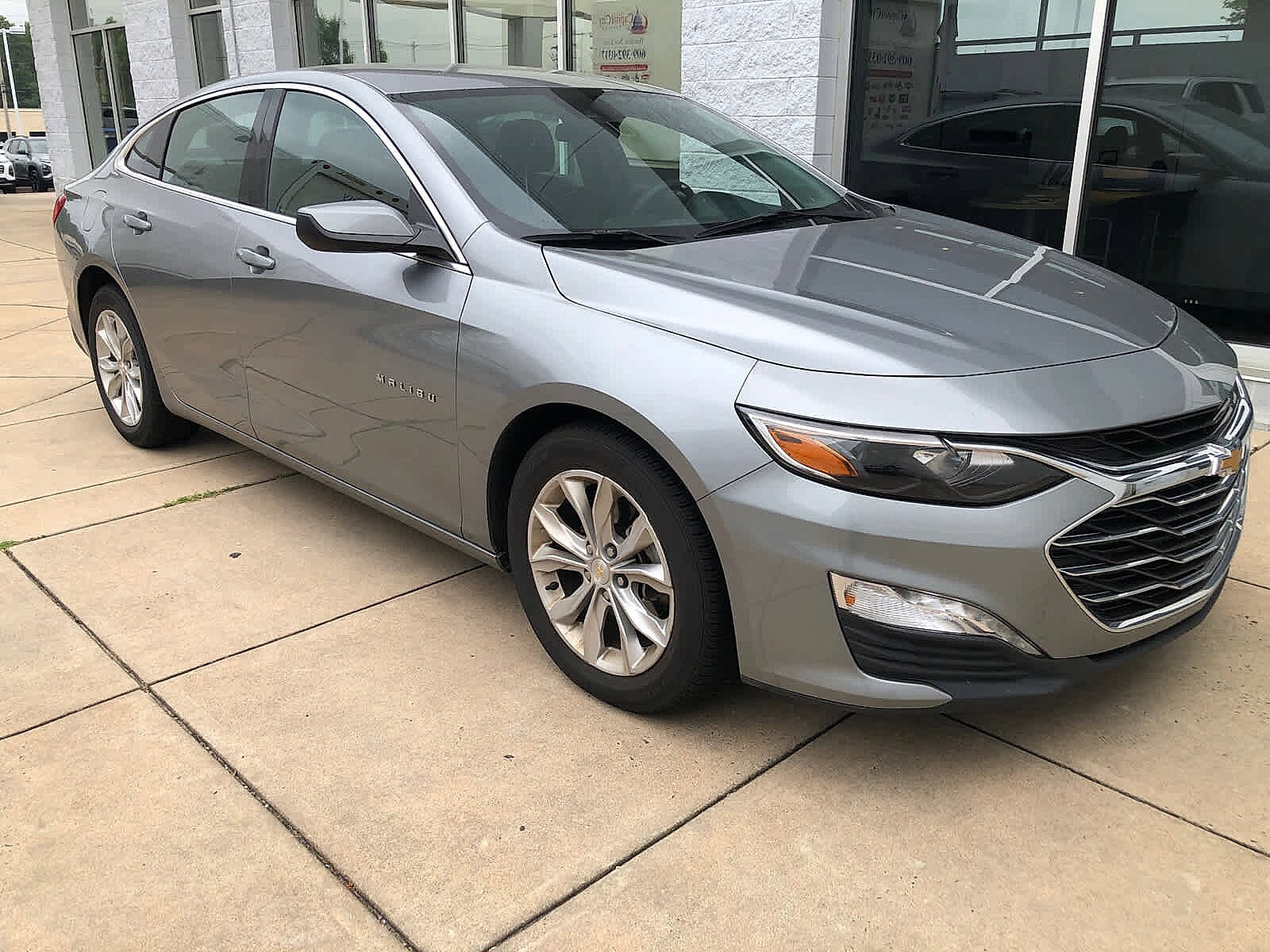 2024 Chevrolet Malibu 1LT photo 3