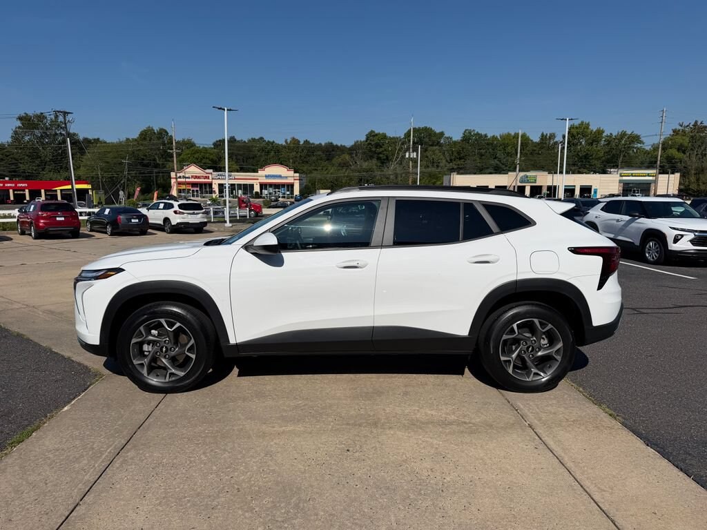 Used 2024 Chevrolet Trax LT SUV