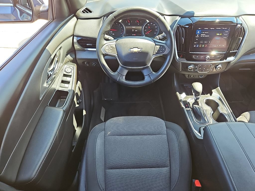 Used 2023 Chevrolet Traverse LT Cloth SUV