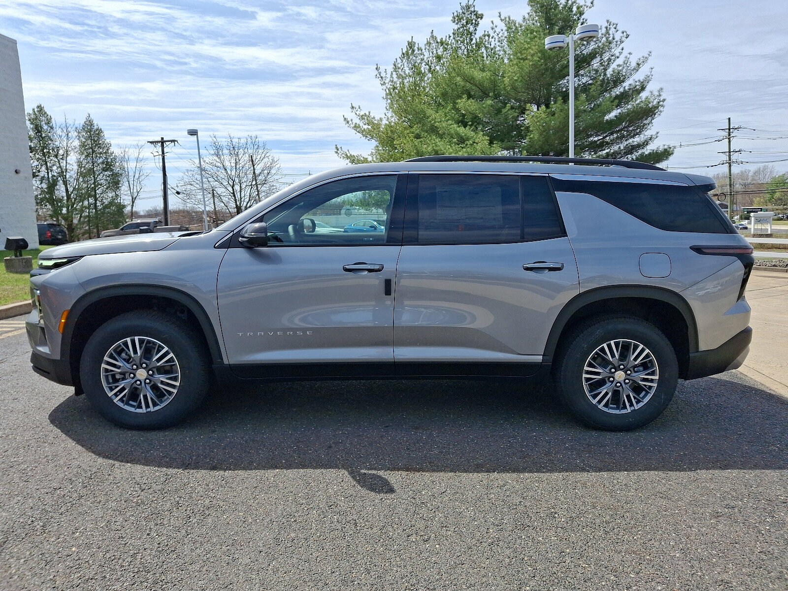 2025 Chevrolet Traverse photo 4