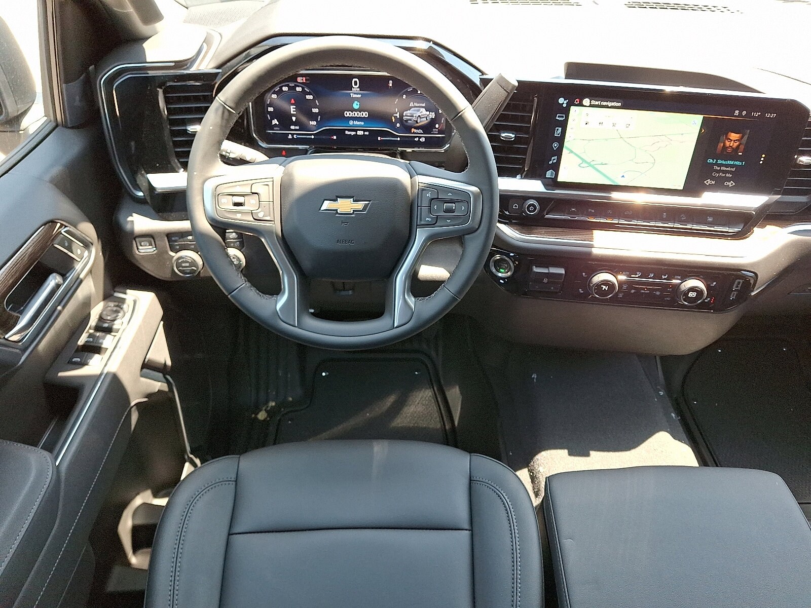 2025 Chevrolet Silverado 1500 LT photo 2