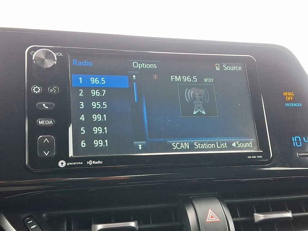 2018 Toyota C-HR XLE photo 3