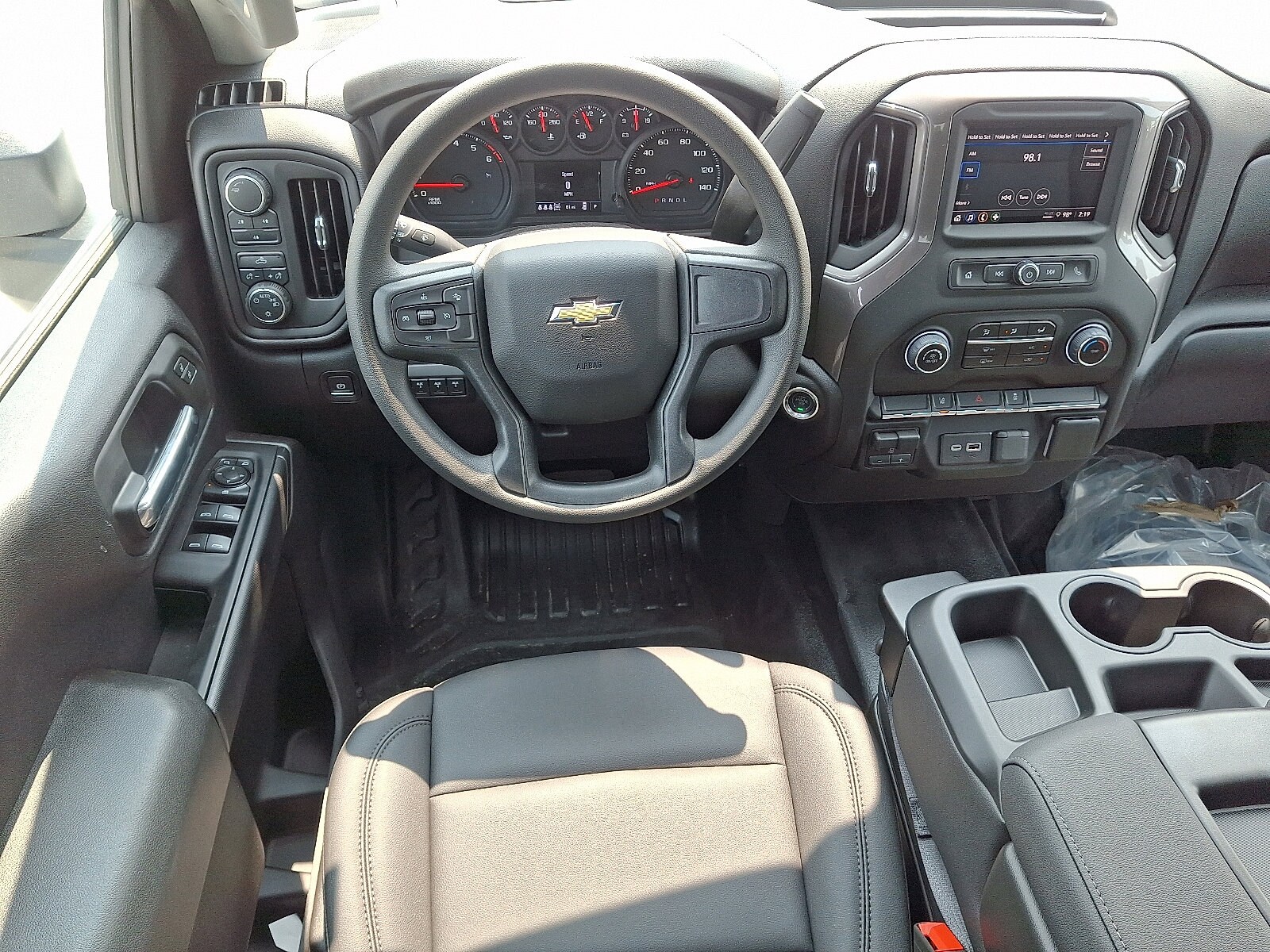 2025 Chevrolet Silverado 3500HD photo 2