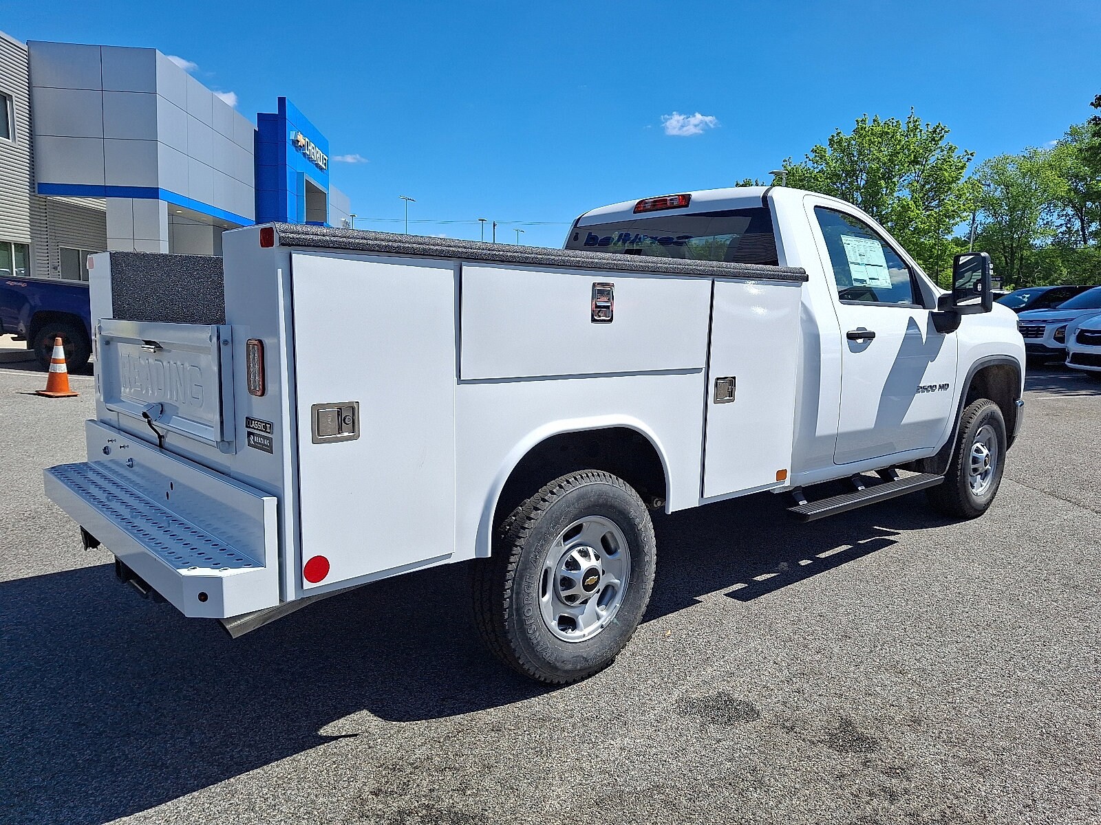2025 Chevrolet Silverado 2500HD photo 4