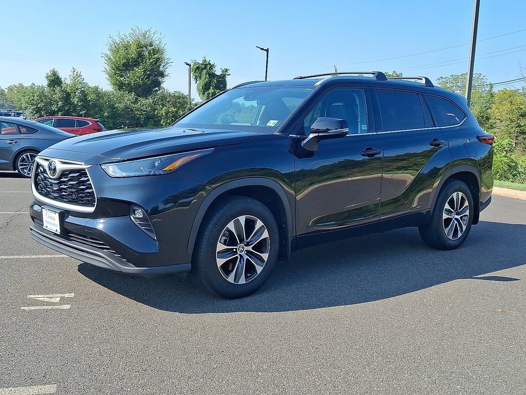 2022 Toyota Highlander XLE - Photo 6