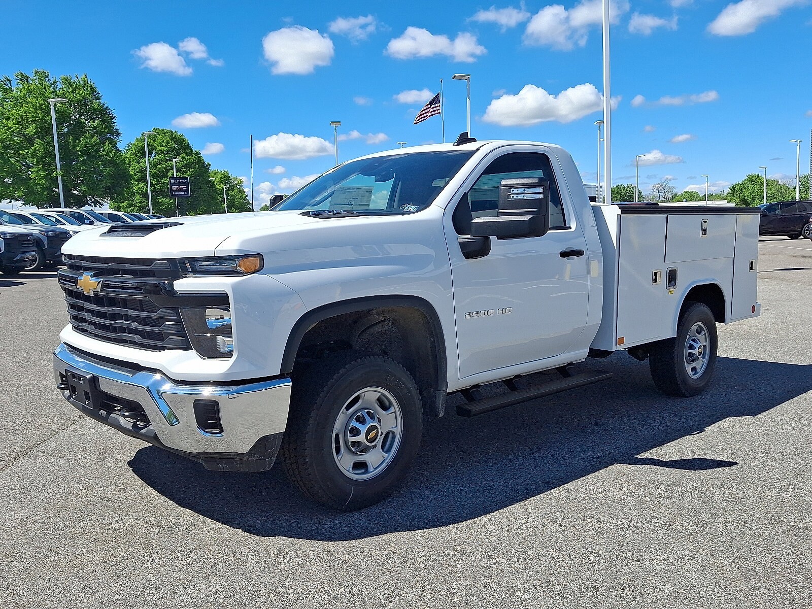 2025 Chevrolet Silverado 2500HD photo 2