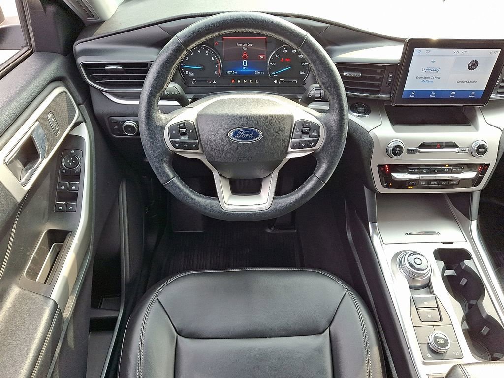 2022 Ford Explorer XLT photo 2