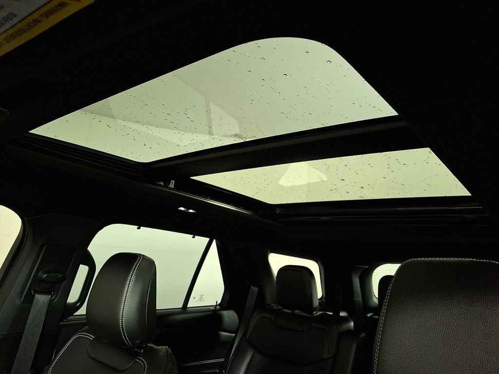 2023 Ford Explorer ST - Photo 18