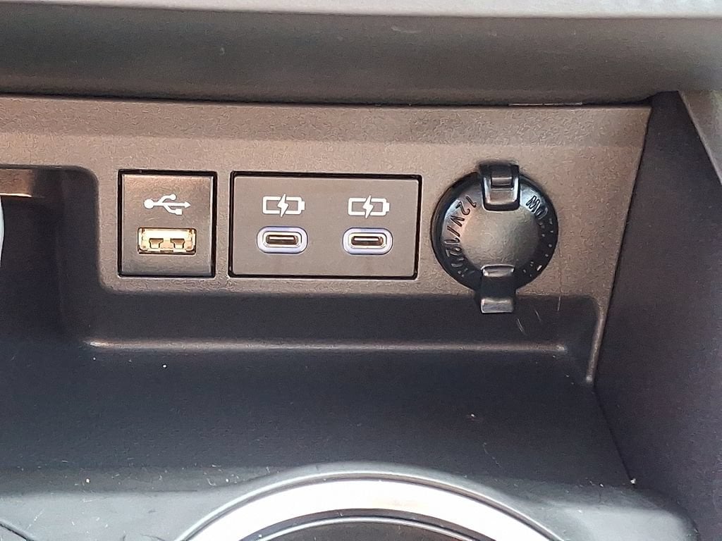 2022 Toyota Highlander XLE - Photo 25