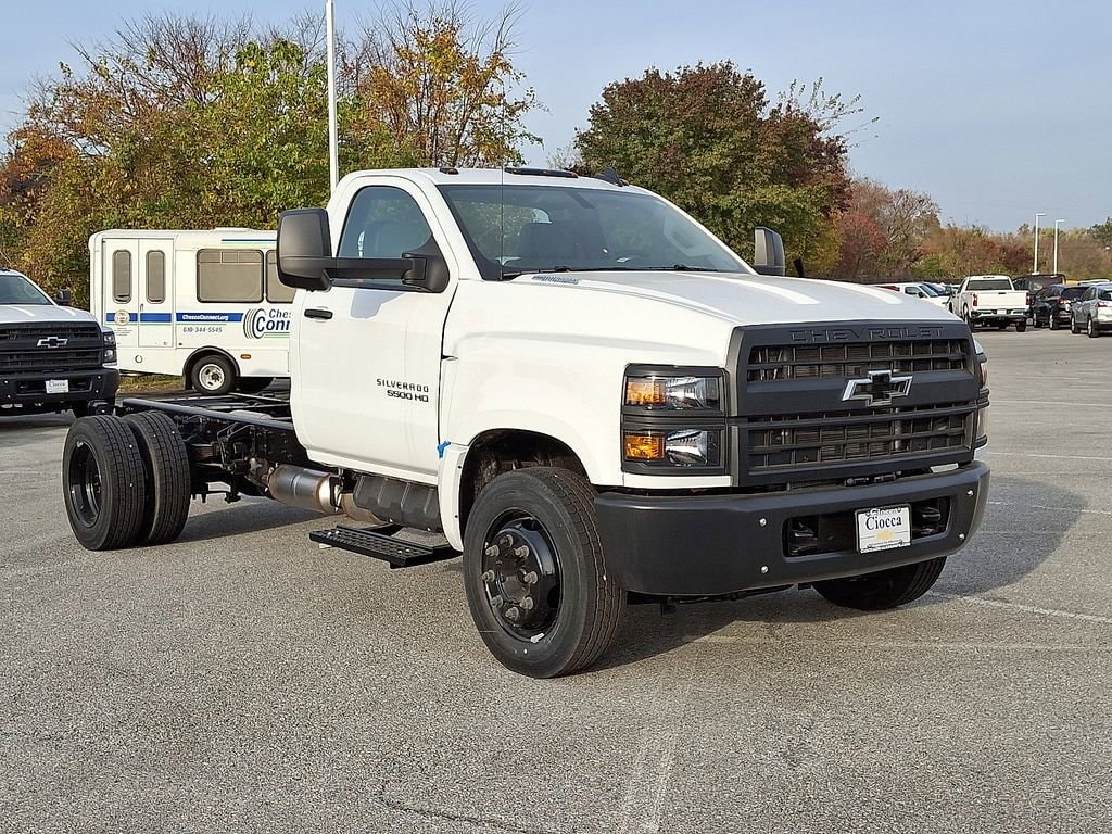 2024 Chevrolet Silverado 4500 Medium Duty Chassis Cab Work Truck's photo