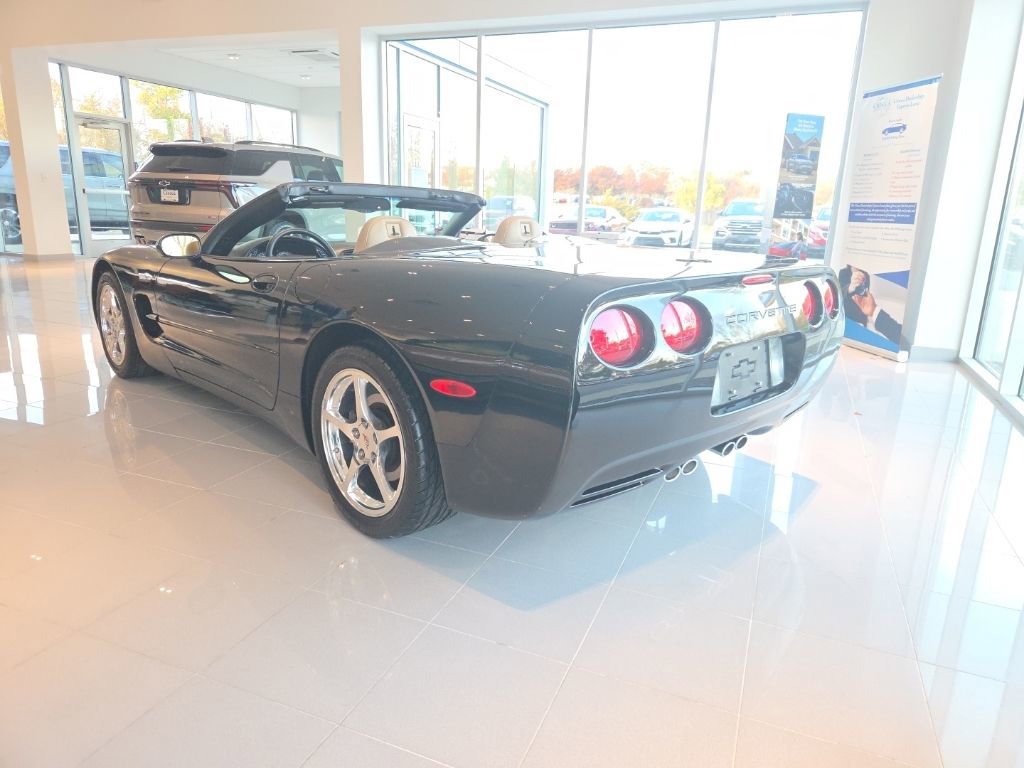 2004 Chevrolet Corvette Base photo 4