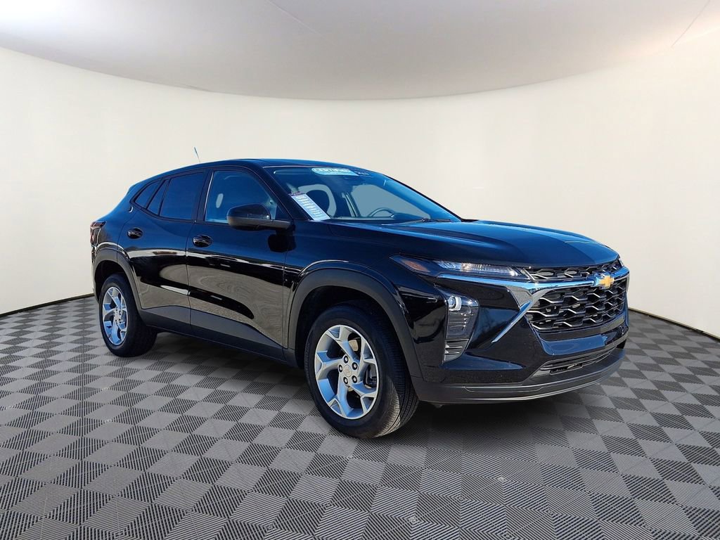 2024 Chevrolet Trax LS's photo