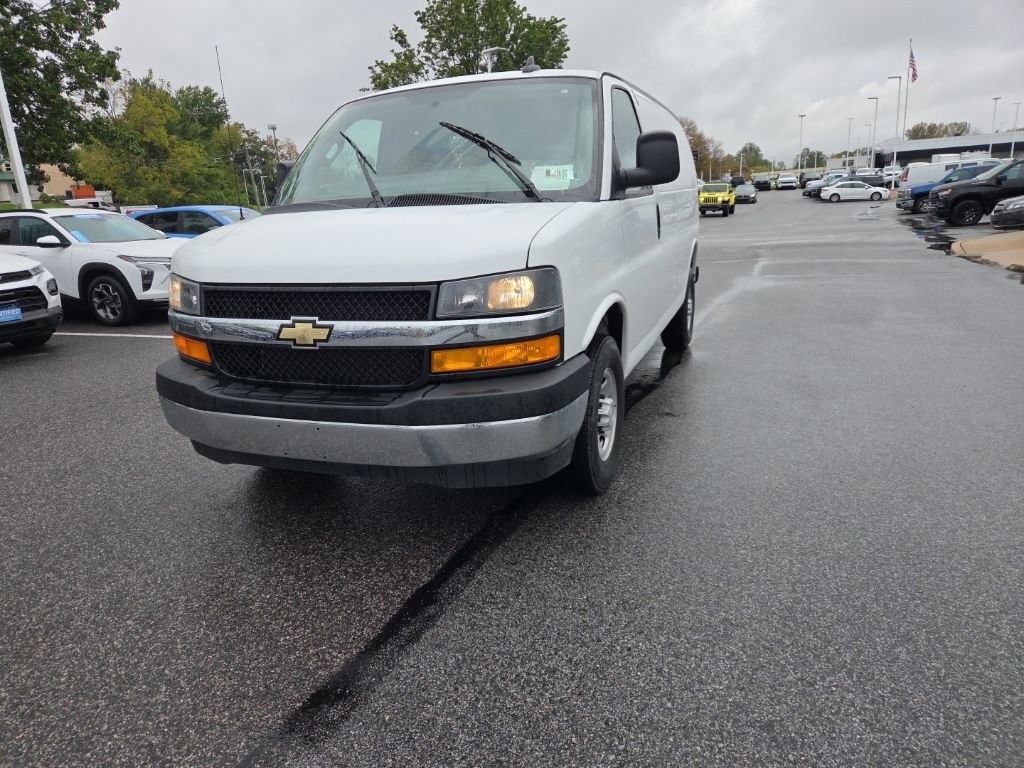 2023 Chevrolet Express 2500 Work Van Cargo photo 3