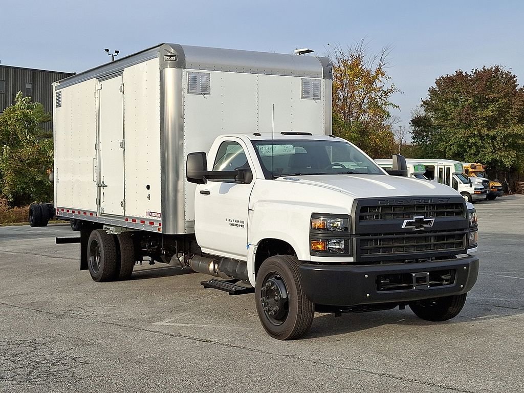 2024 Chevrolet Silverado 4500 Medium Duty Chassis Cab Work Truck's photo
