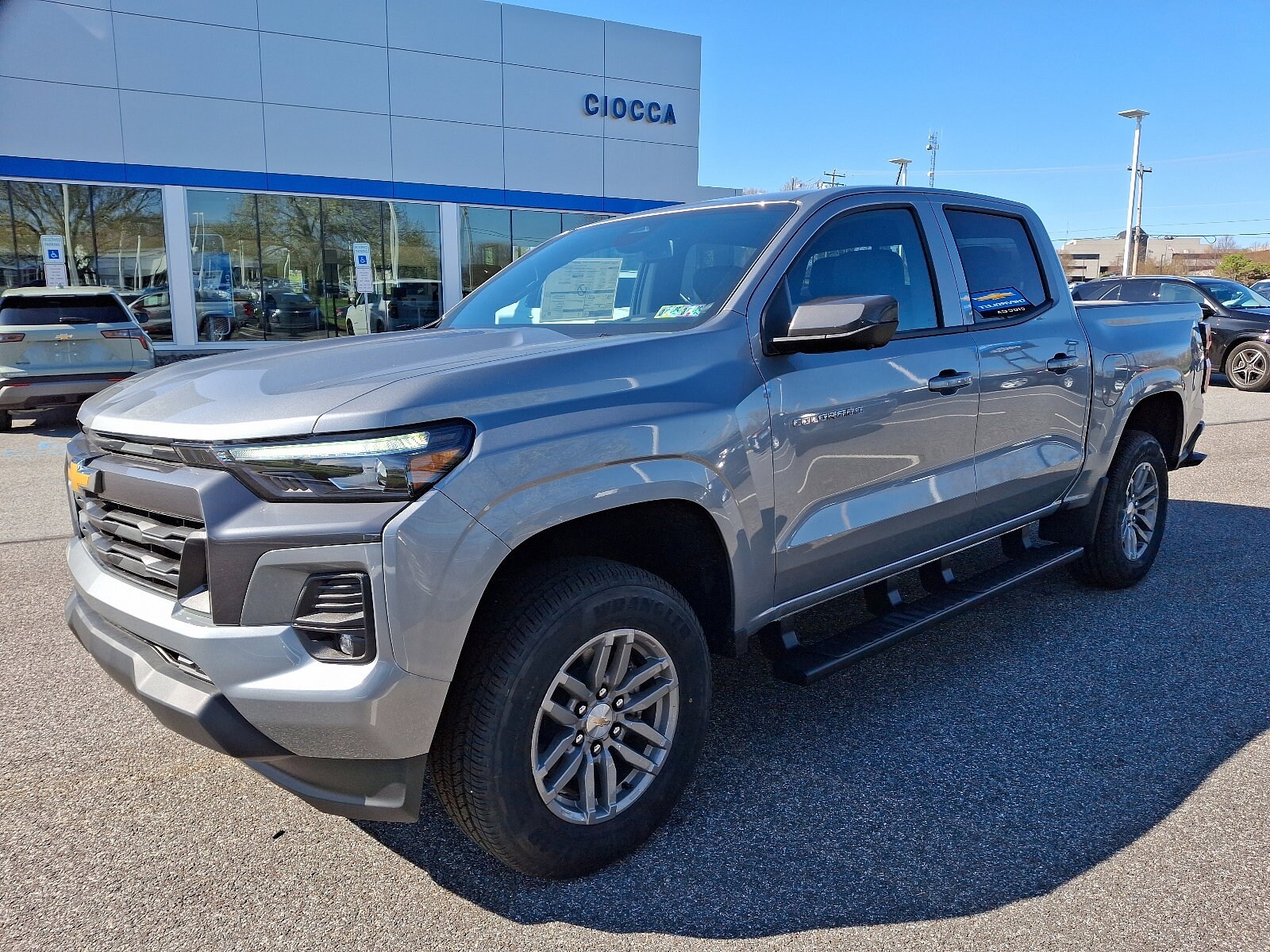 2025 Chevrolet Colorado Work Truck LT photo 2