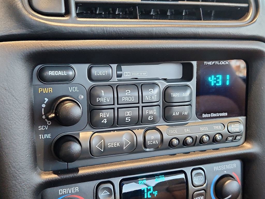 2004 Chevrolet Corvette Base photo 3