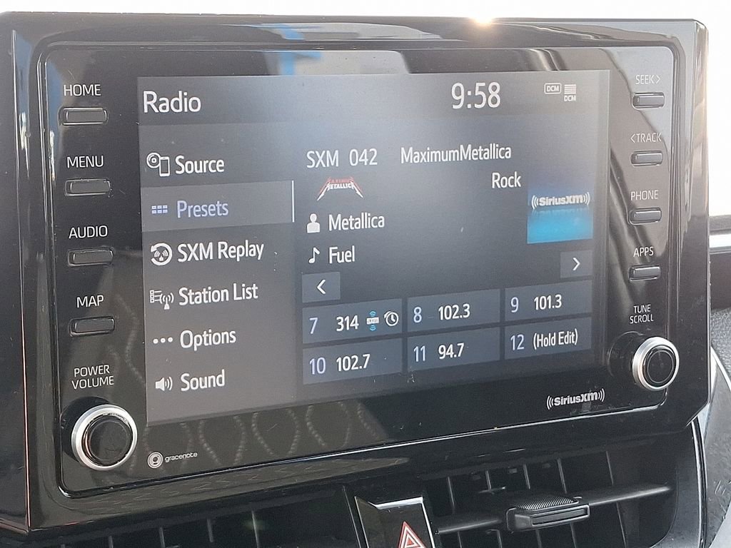 2022 Toyota Corolla LE photo 3